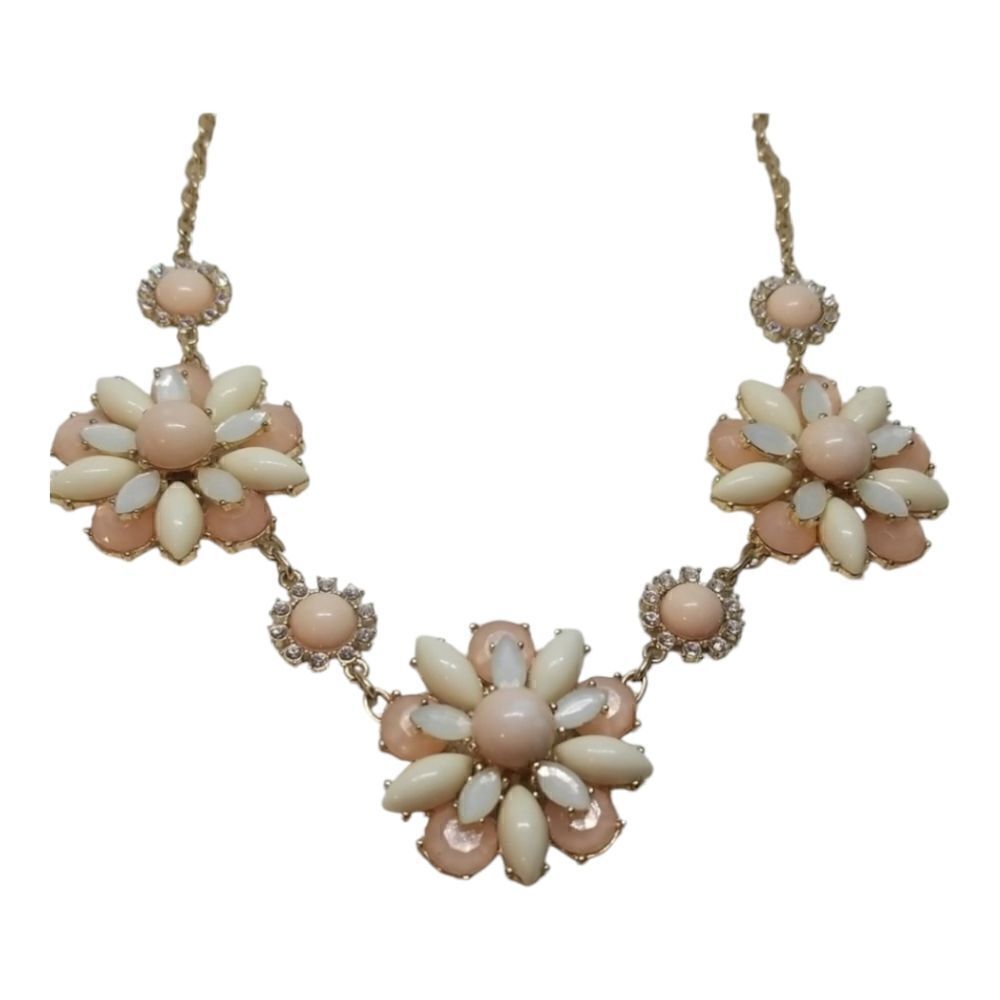 Three peach cream layered flowers with rhinestone flowers gold tone Bib Necklace